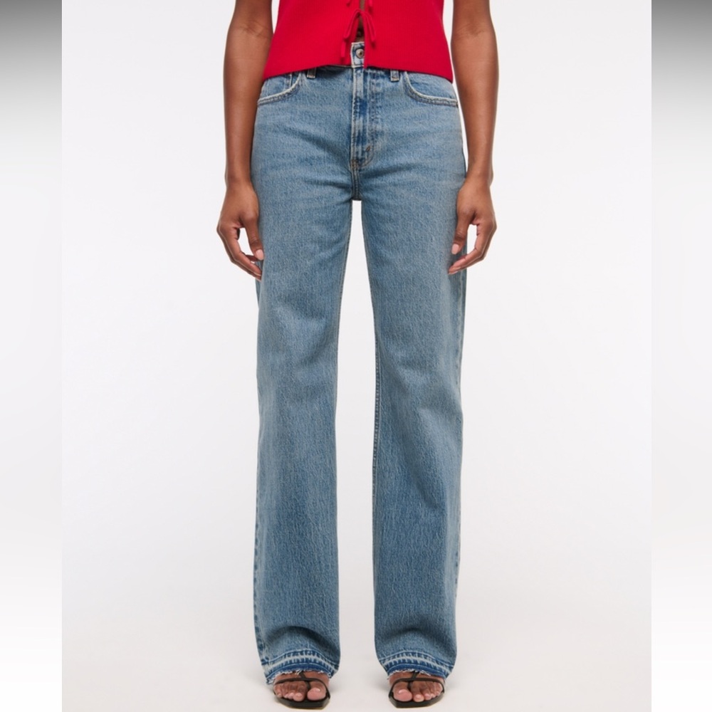 Abercrombie and Fitch The ‘90s Relaxed Jean High Rise Curve Love Size